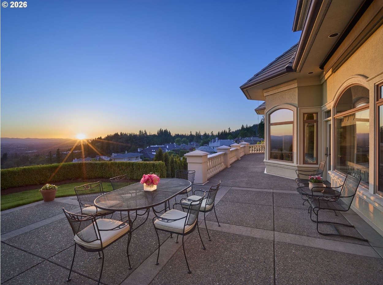 Selling Sunsets